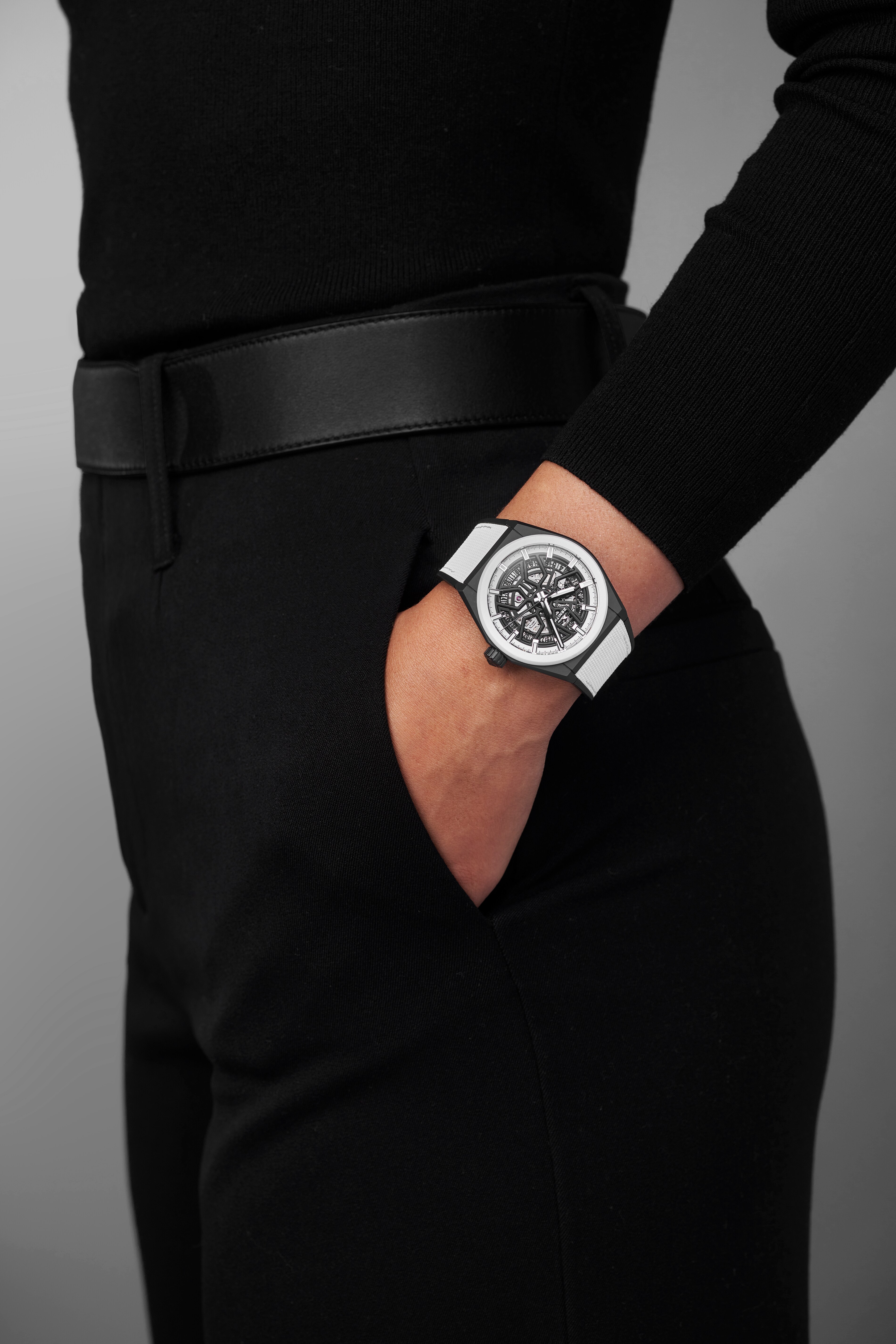 Defy Classic Black & White